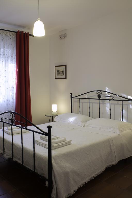 Villa Apollonia B&B Монополи Стая снимка