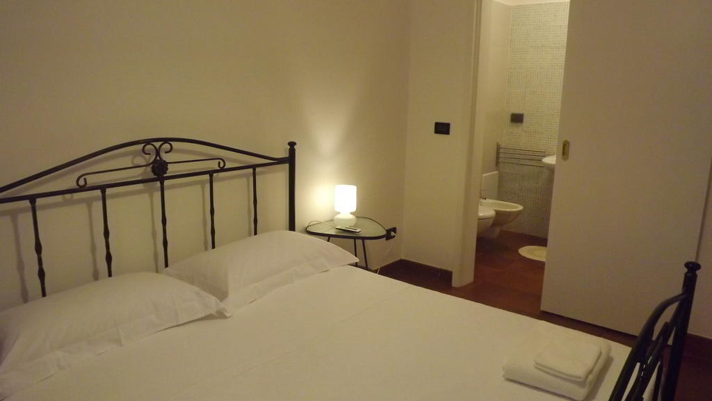 Villa Apollonia B&B Монополи Стая снимка