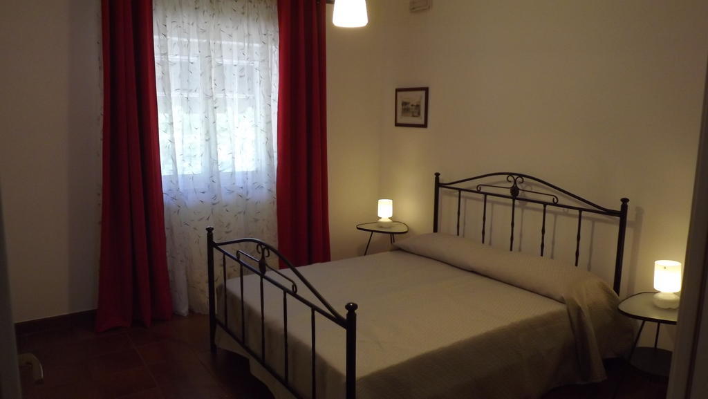 Villa Apollonia B&B Монополи Стая снимка